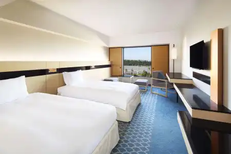 Hilton Tokyo Bay - 4