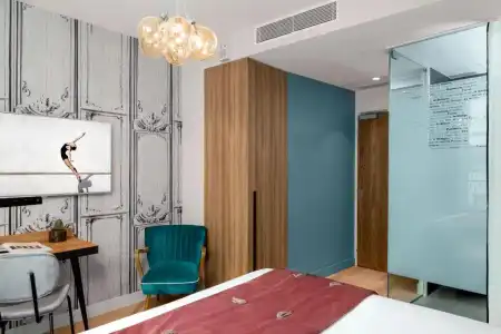 Lyric Paris - 105