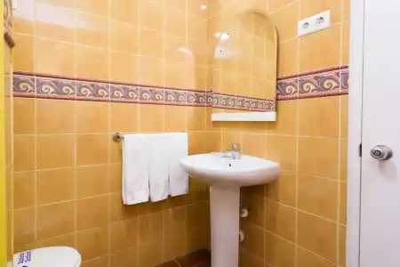 Sol y Miel Hostal - 46