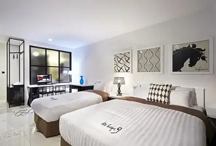 Boutique 9 - 34