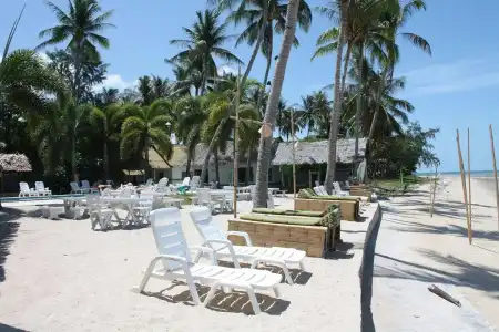 Lime & Soda Beachfront Resort - 19