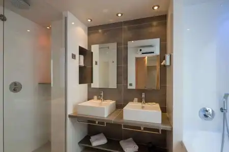 Best Western Plus Le Lavarin - 90