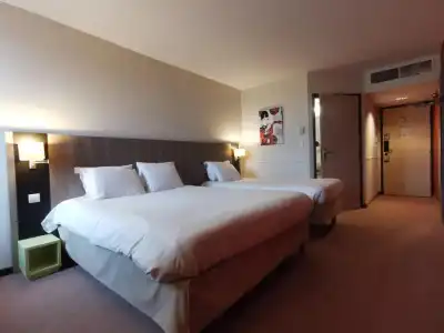 Mercure Chartres Est - 126