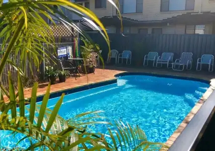 Bosuns Inn Motel - 10
