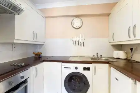 Drury Court - 93
