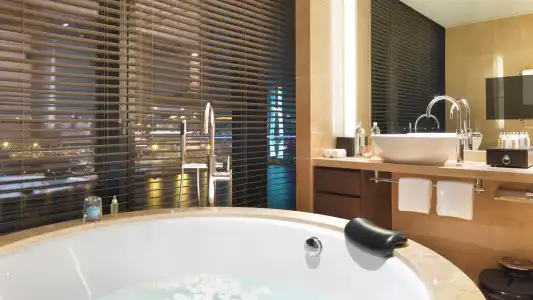 InterContinental Shanghai Expo by IHG - 8