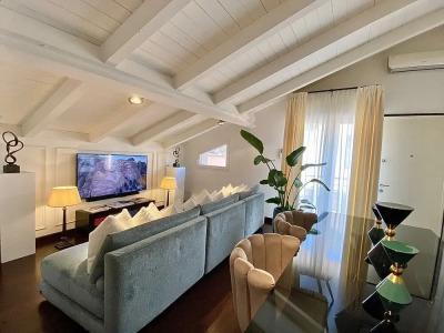 Ungherese Small Luxury - 145