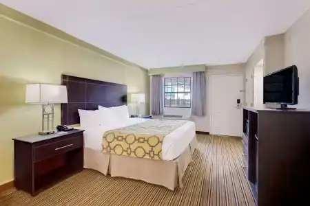 Baymont by Wyndham Jacksonville Orange Park - 2