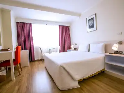 Elizabeth Bangkok - 5