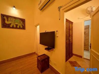 Arya Niwas - 130