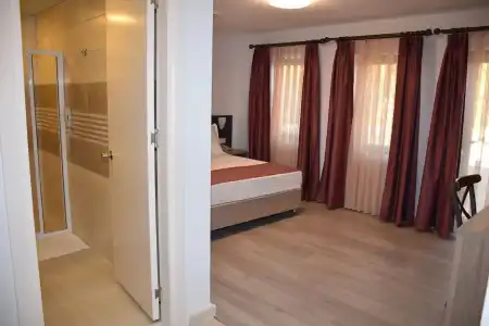 Laden - 3