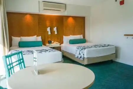 Oasis Waikiki - 43