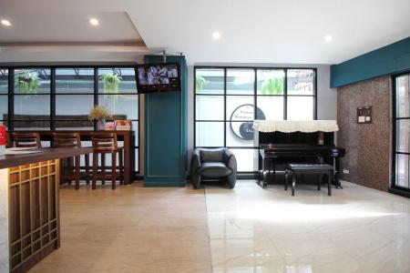 Super OYO 483 Pannee Khaosan - 12