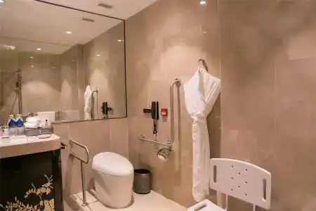 Hilton - 50