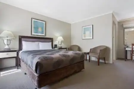 Comfort Inn On Raglan - 67
