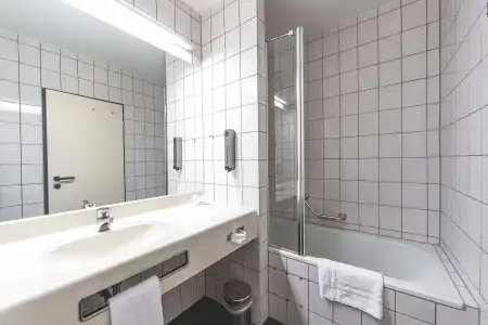 Plaza Inn Grevenbroich - 12