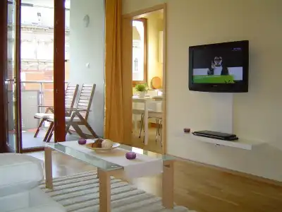 Trendy Deluxe Apartments - 19
