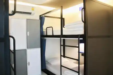 BearPacker Patong Hostel - 36