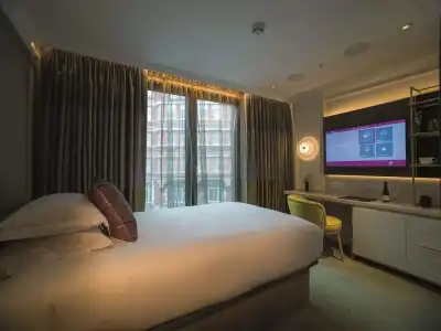 The Guardsman and Residences - 30