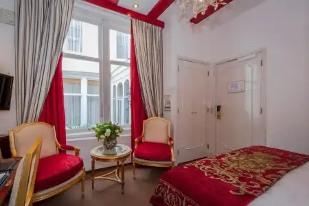 Ambassade - 36