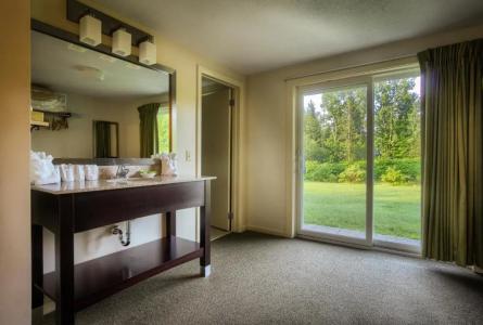 Sun & Ski Inn and Suites - 92