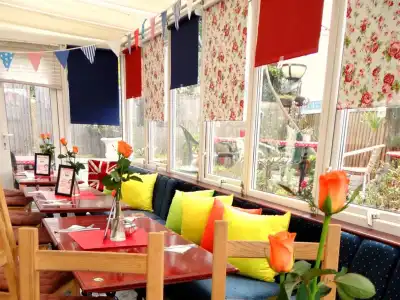 Charlotte Guest House - 12