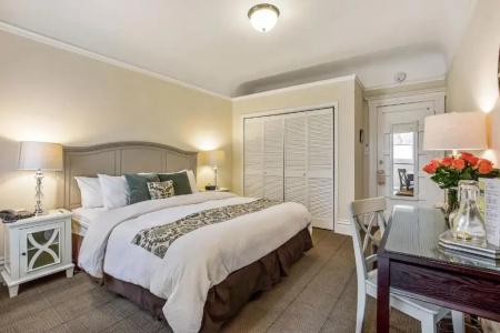 Parker Guest House - 17