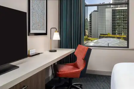 Hilton Garden Inn Chicago Central Loop - 2