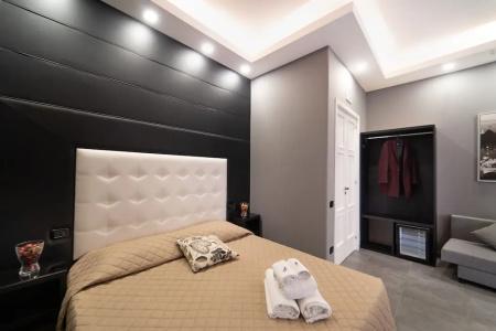 H. G. Boutique Toledo Napoli Centro - 93