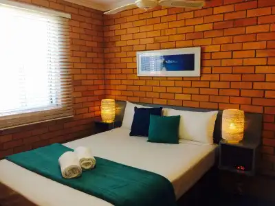 Bosuns Inn Motel - 5