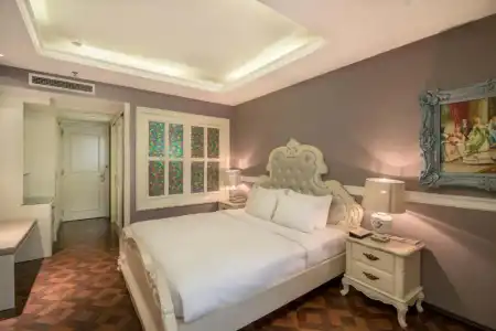 Me Saigon Boutique - 84