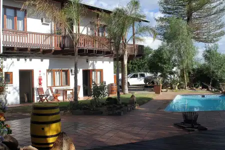 Hilltop Guesthouse - 7