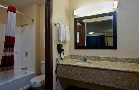 Red Roof Inn Corpus Christi South - 7