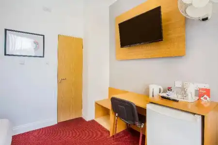London Guest House by OYO - Acton - 81