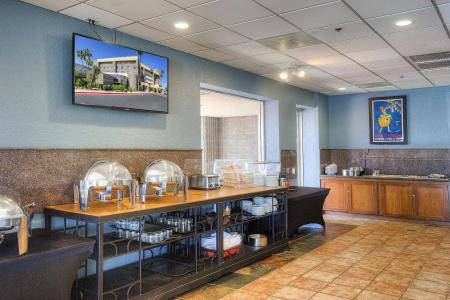 DoubleTree by Hilton Phoenix North - 30