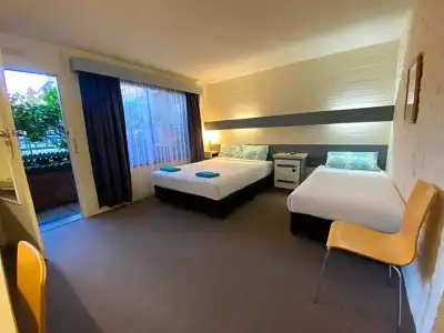 Mahogany Motel - 30