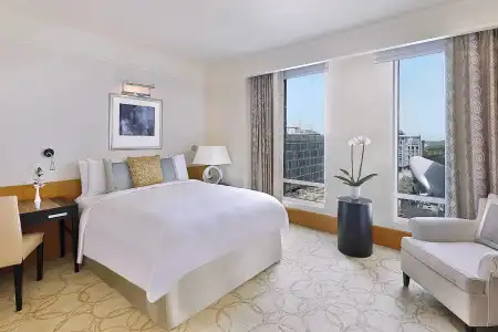 The Ritz-Carlton Executive Residences - 13