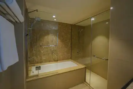 The Grand Lux - 8