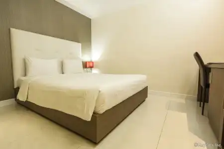 The Luxe - 23