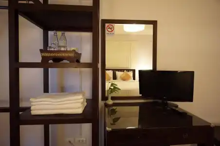 Yindee Stylish Guesthouse - 28