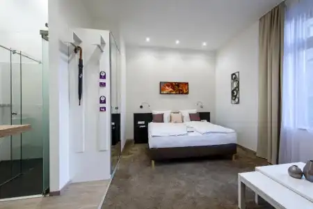 Karoly Corner Residences - 38