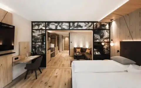 VALARA Alpine Art - 74