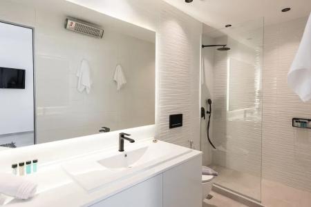 Cozy Corner Luxury Apartments - 8