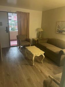 Ramada by Wyndham Viscount Suites Tucson East - 42