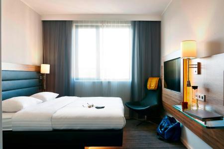 Moxy Frankfurt Airport - 2