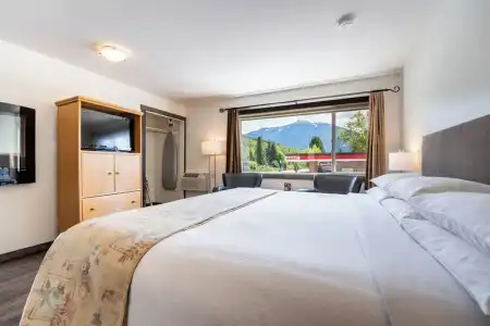 Swiss Chalet Motel - 33