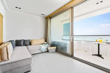 Emily's Luxury Suites - 60