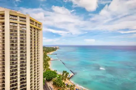 Hyatt Regency Waikiki Beach Resort & Spa - 34