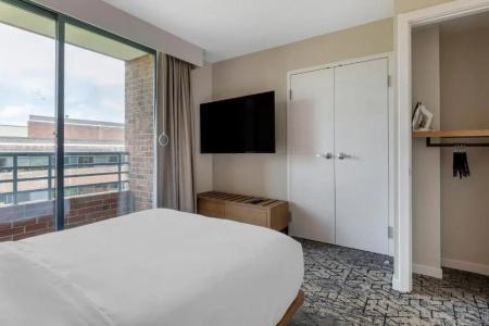 Sheraton Suites Old Town Alexandria - 120