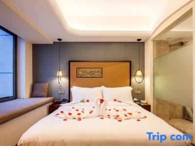 Lujia International - 107